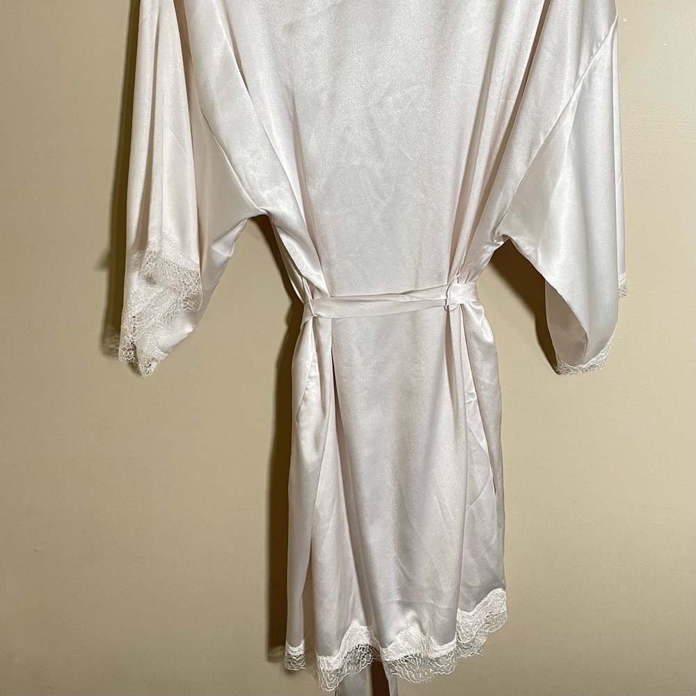 Victoria's Secret Satin Bride Wedding Kimono Robe - Ivory with Lace Trim - Picture 9 of 14